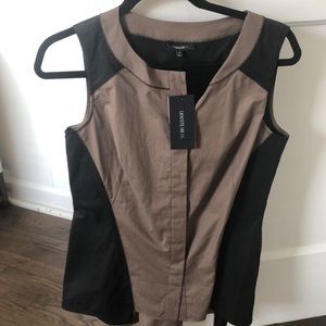 BNWT size 4 Lafayette148 Top